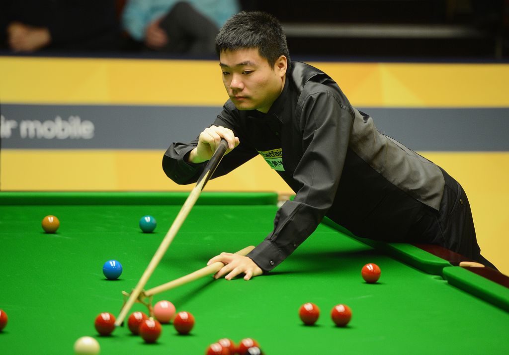 逼迫球员在 逼迫球员在